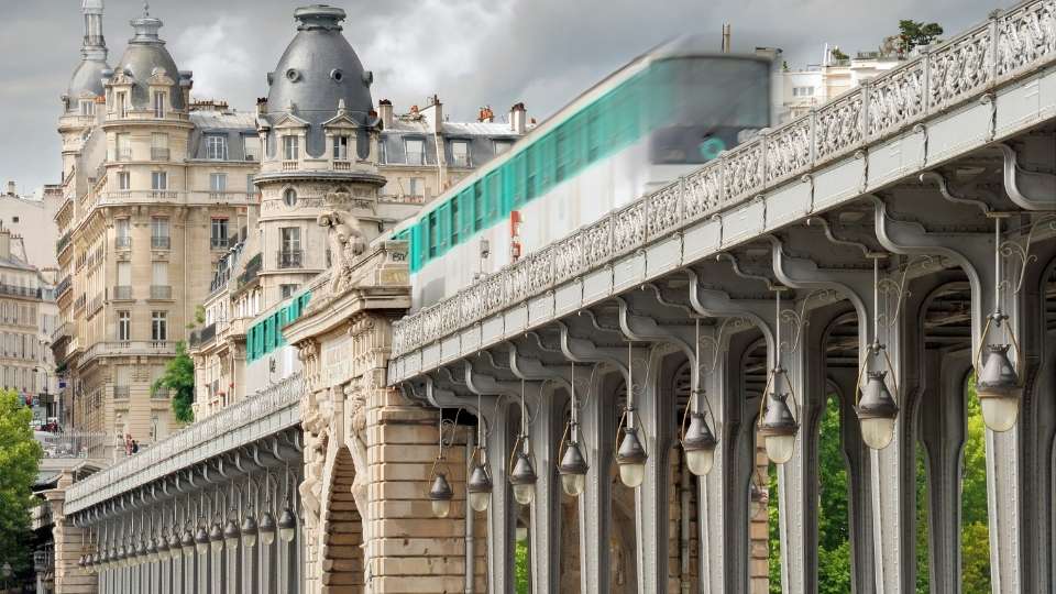 Bir-Hakeim-Brücke