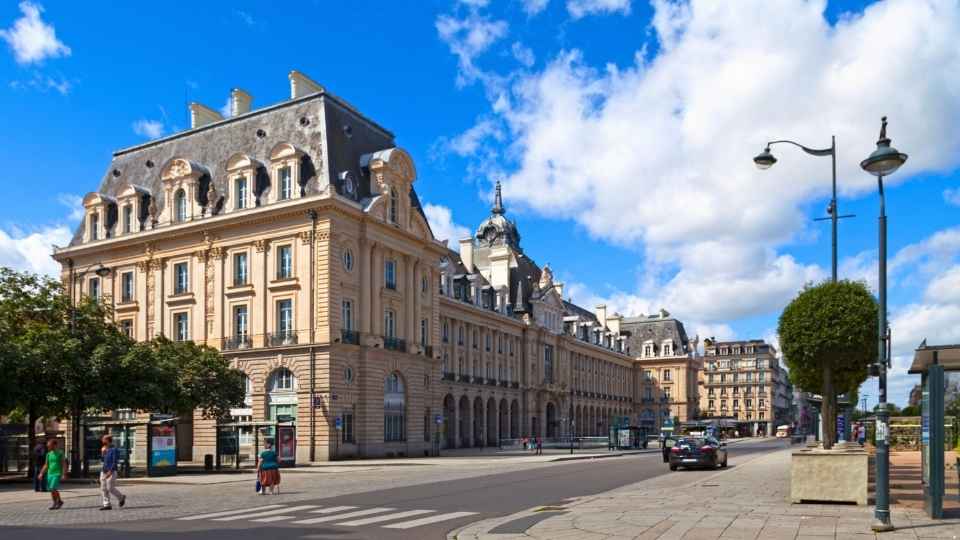 Palacio del Comercio y Plaza de la República