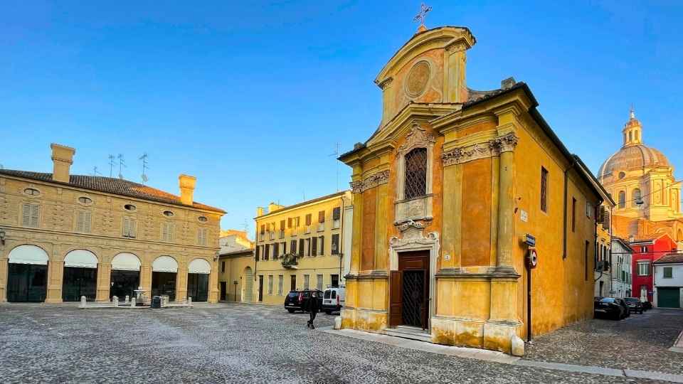 Chiesa della Madonna del Terremoto e Palazzo Canossa