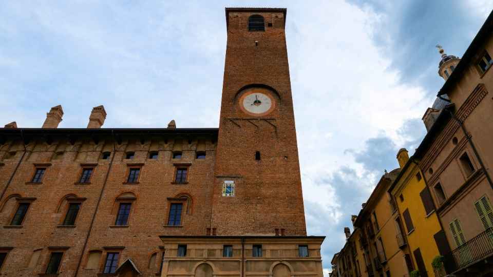 Palazzo del Podestà e Sottoportico dei Lattonai