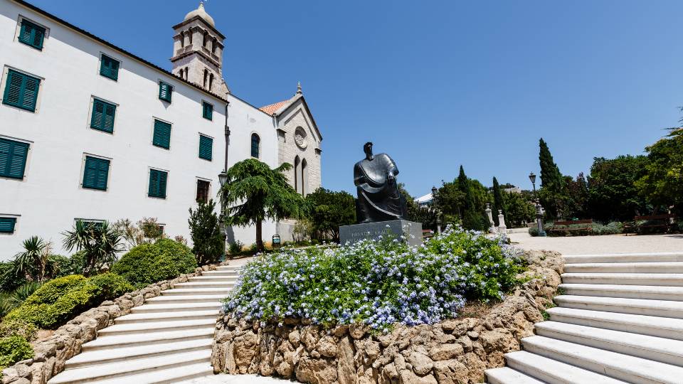 Estátua de Petar Kresimir IV