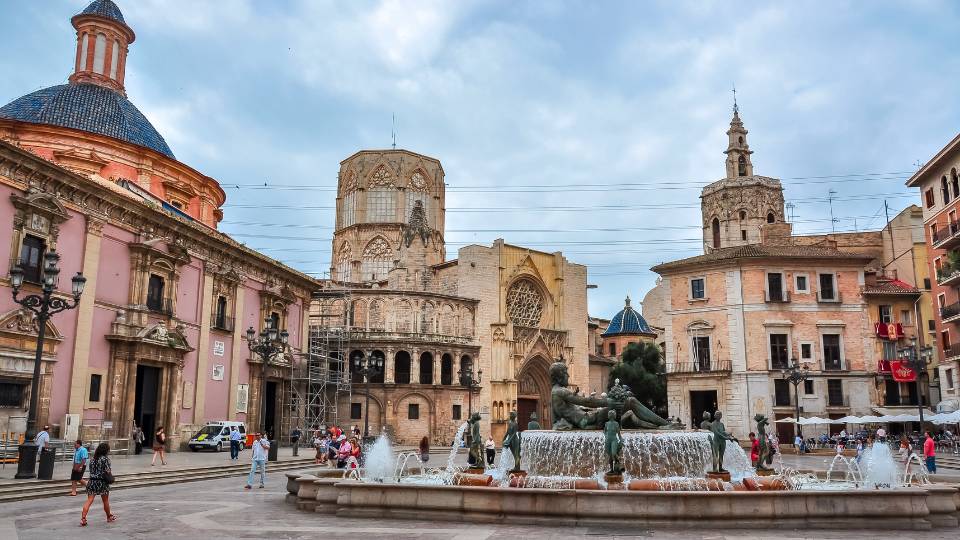 Plaza de la Virgen - Catedral