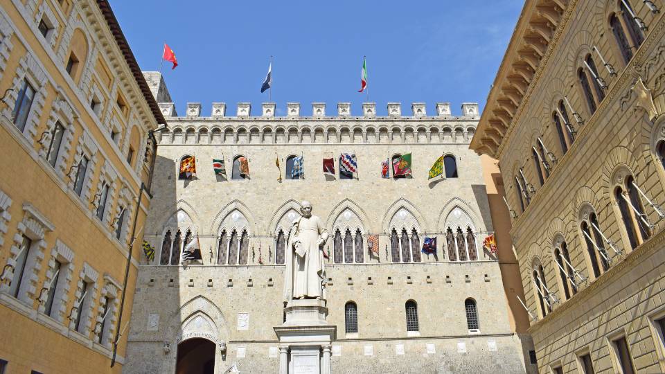 Piazza Salimbeni