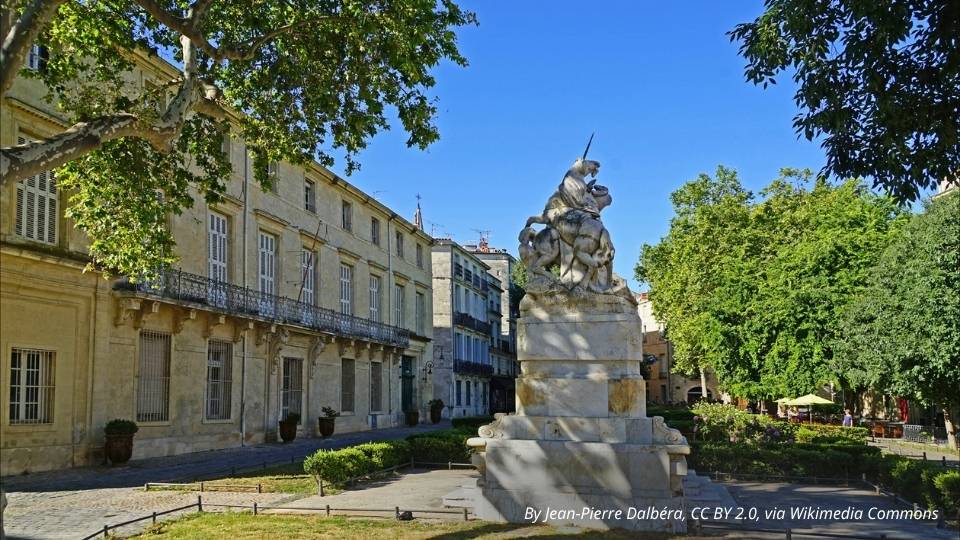 Place de La Canourgue