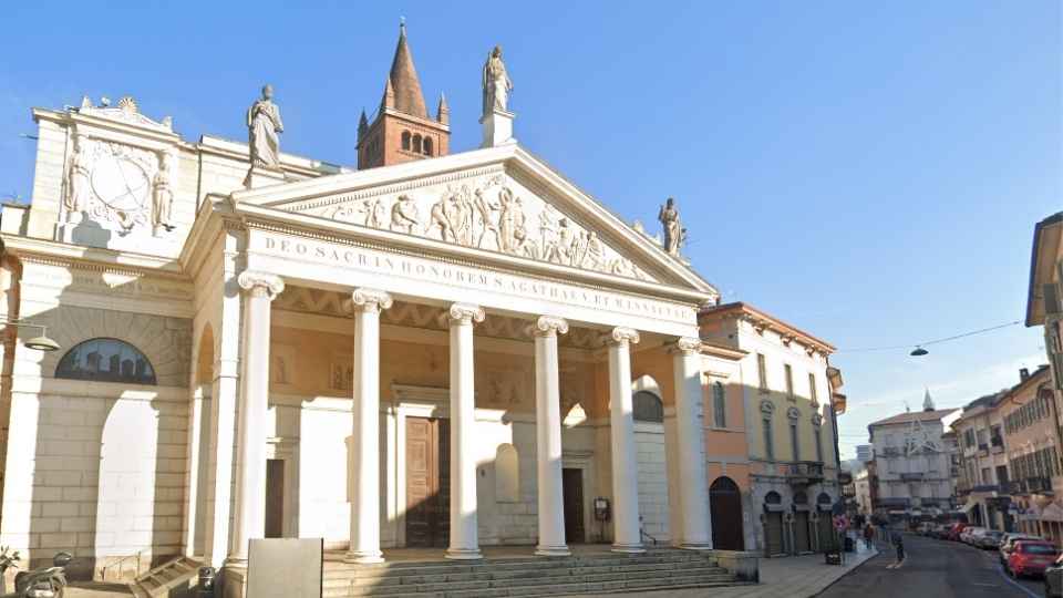 Corso Garibaldi e a Igreja de Sant'Agata