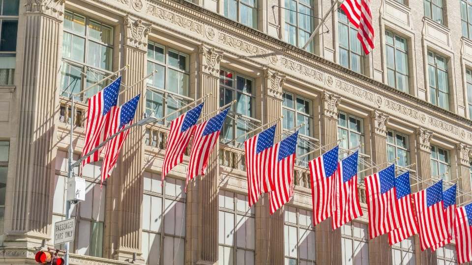 Saks Fifth Avenue et la cathédrale