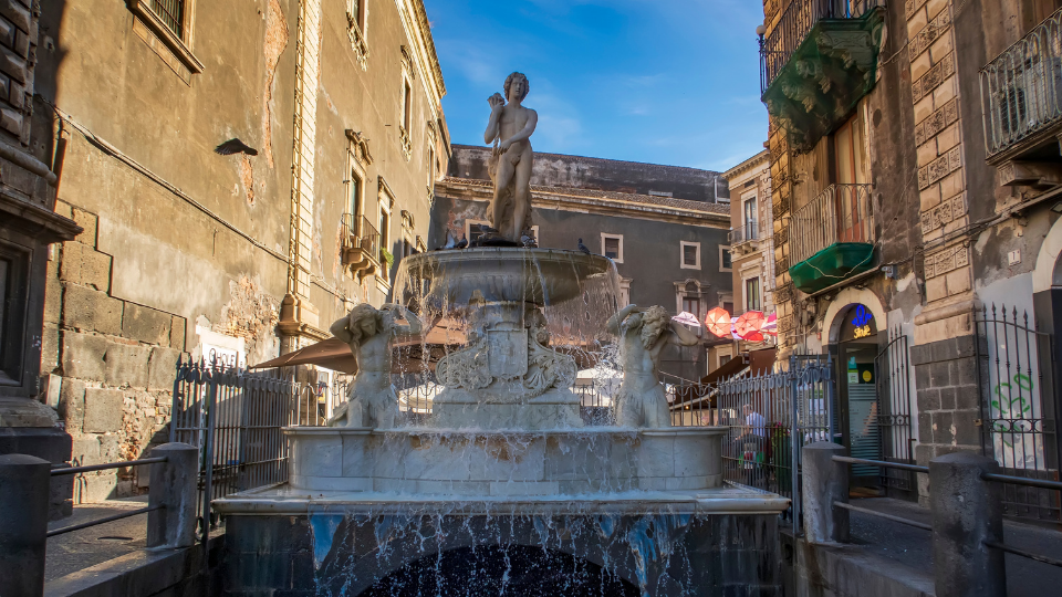 Fontana Amenano, Pescheria y Fontana dei Sette Canali 