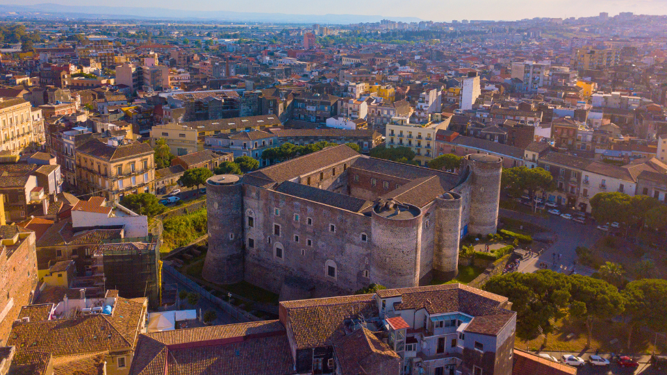 Piazza Federico II di Svevia y Castello Ursino