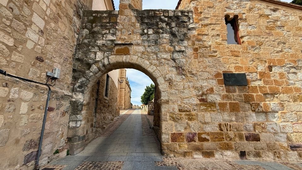 Bischofstor und Cids Haus