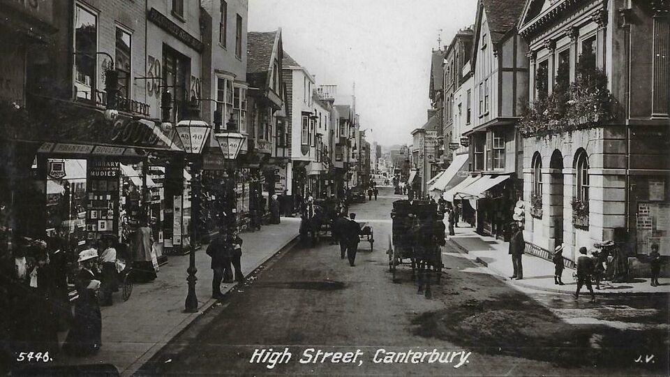 High Street y Old Weaver’s House