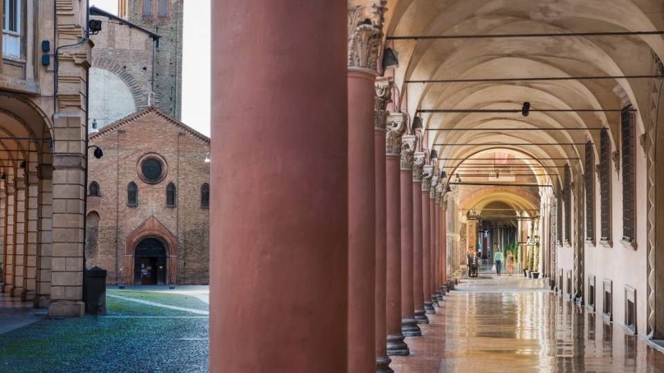 Via Santo Stefano y Palazzo Amorini Salina