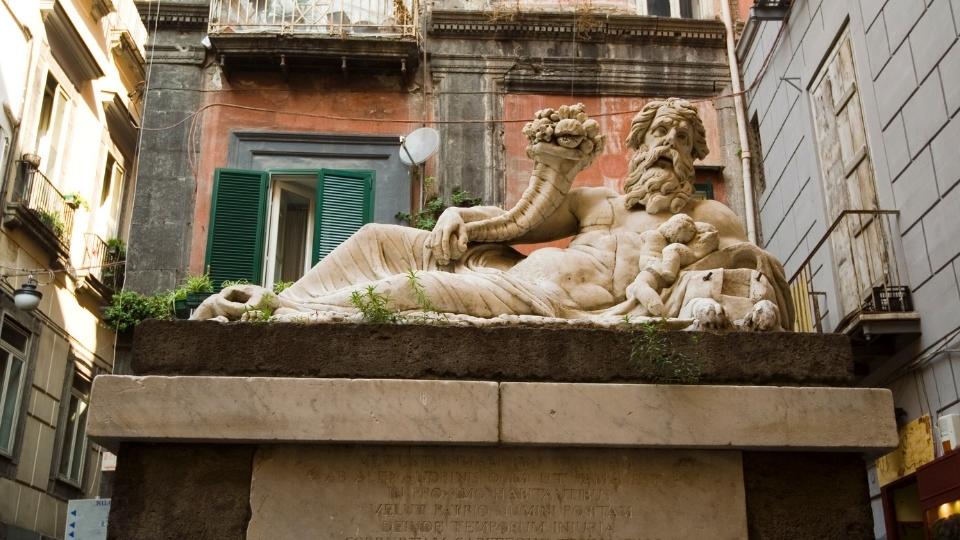  Largo Corpo di Napoli