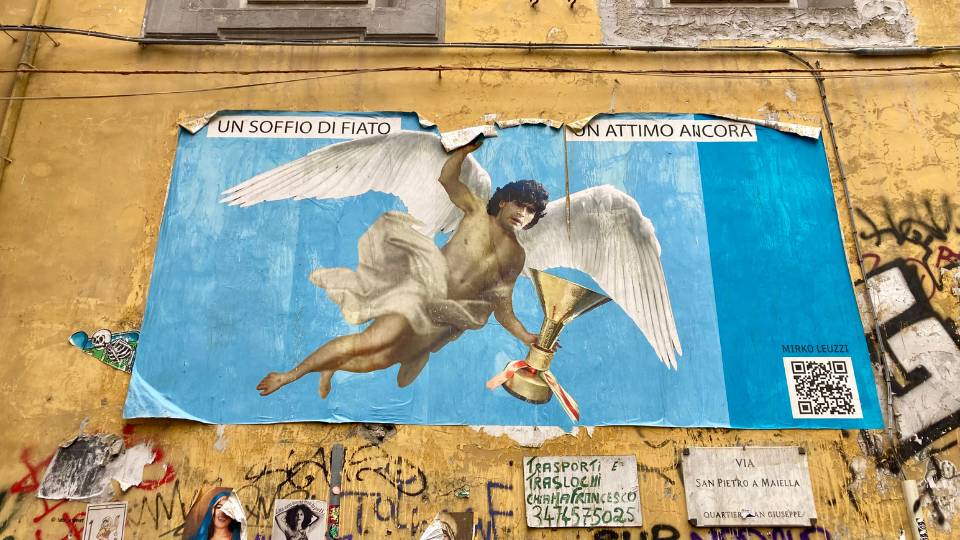 Mural Maradona con Alas