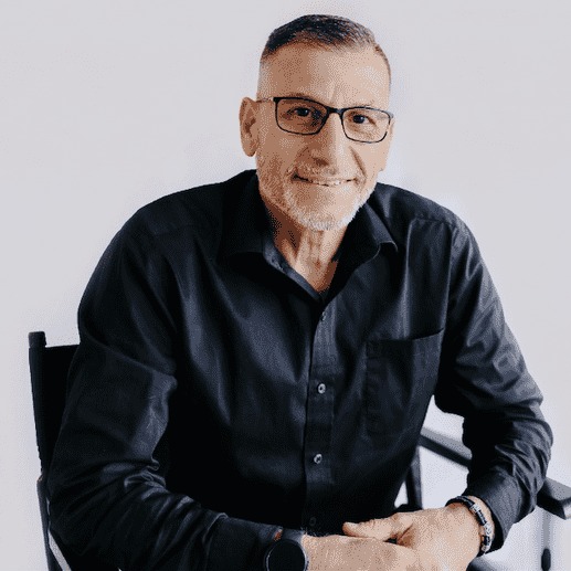 Robert  Gonzalez  AI