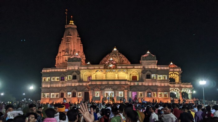 Prem Mandir on a saturday night