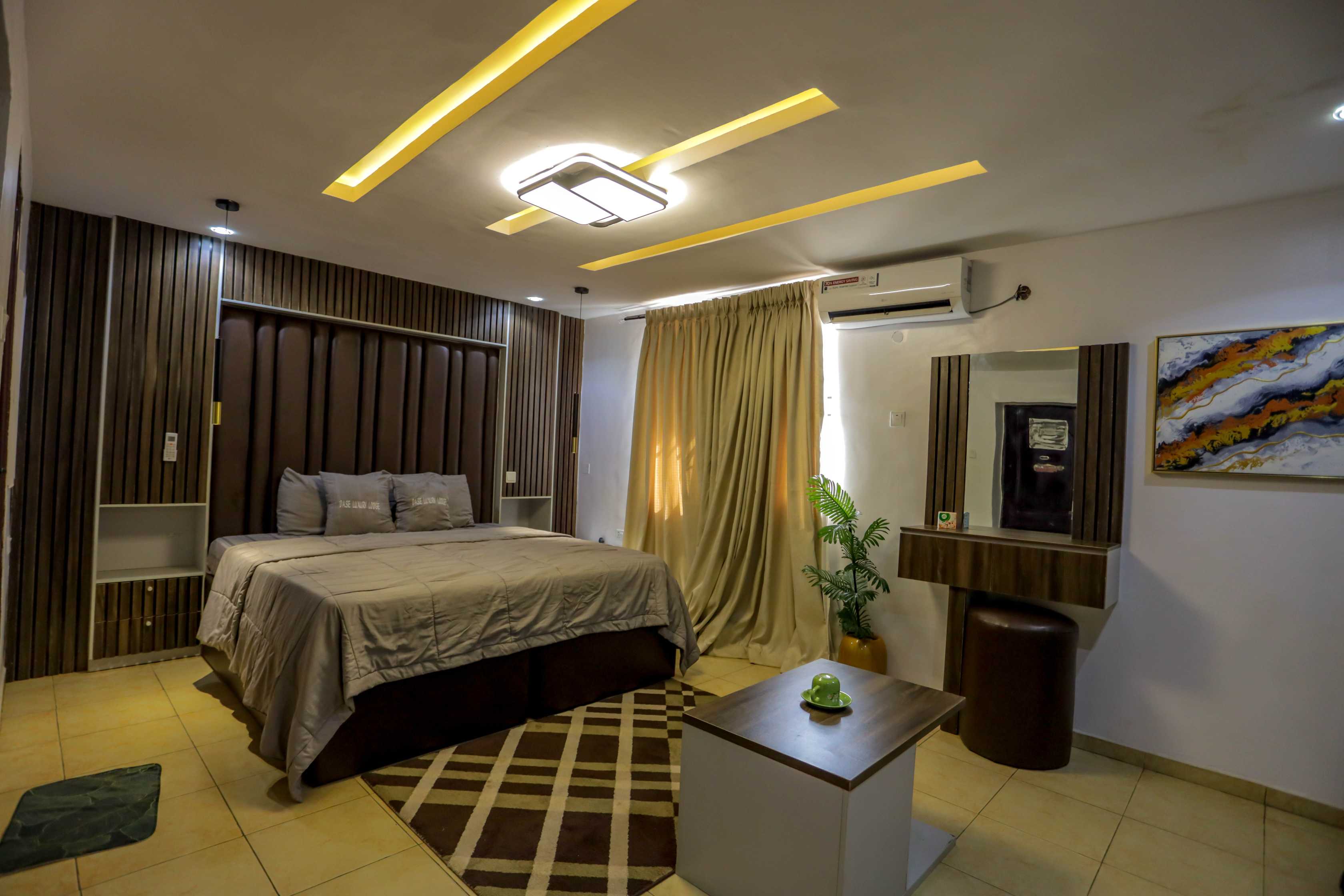 Deluxe (Lodge) — image 1