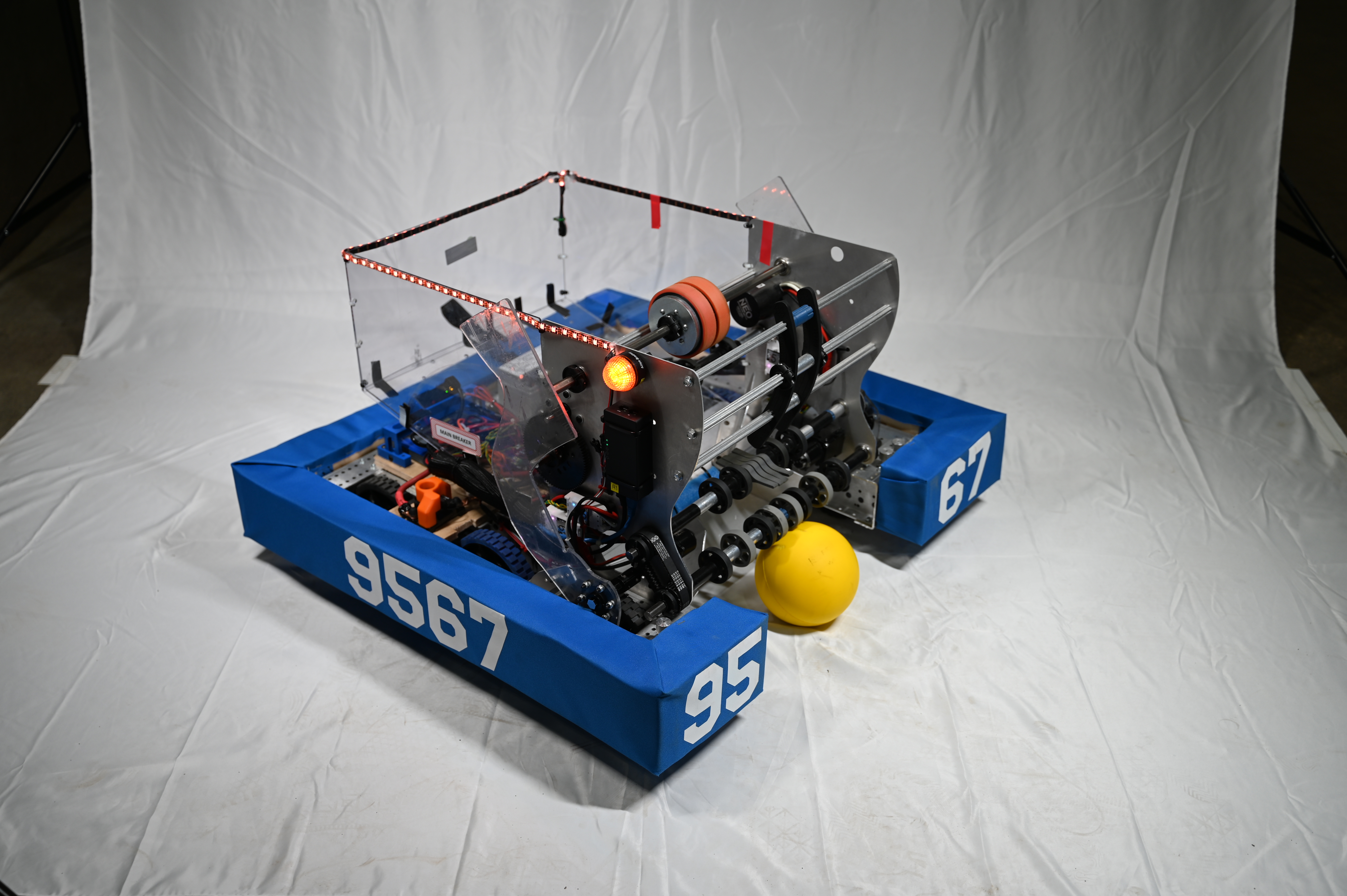 Stormbreakers robot photo