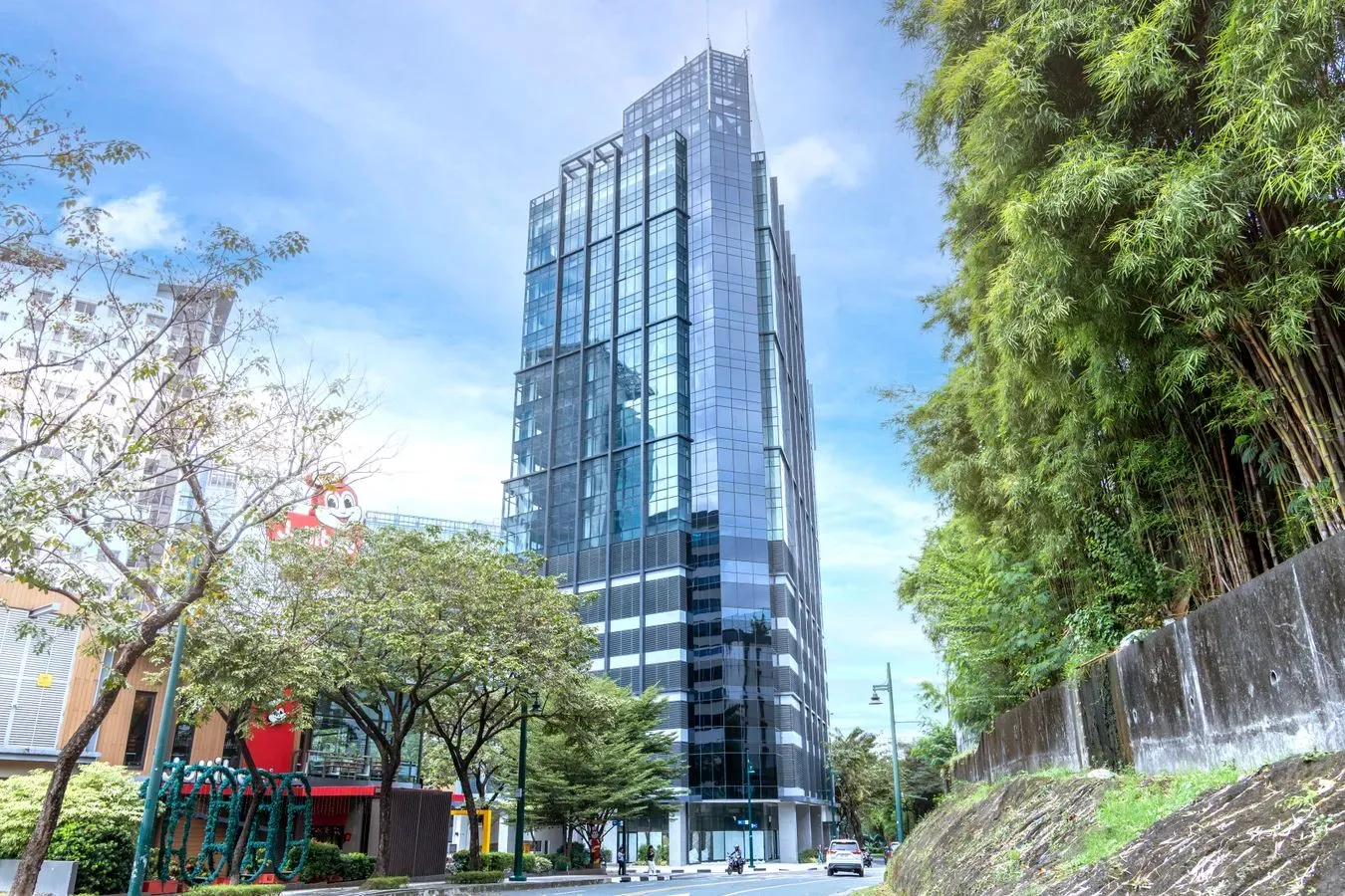M3 Corporate Center