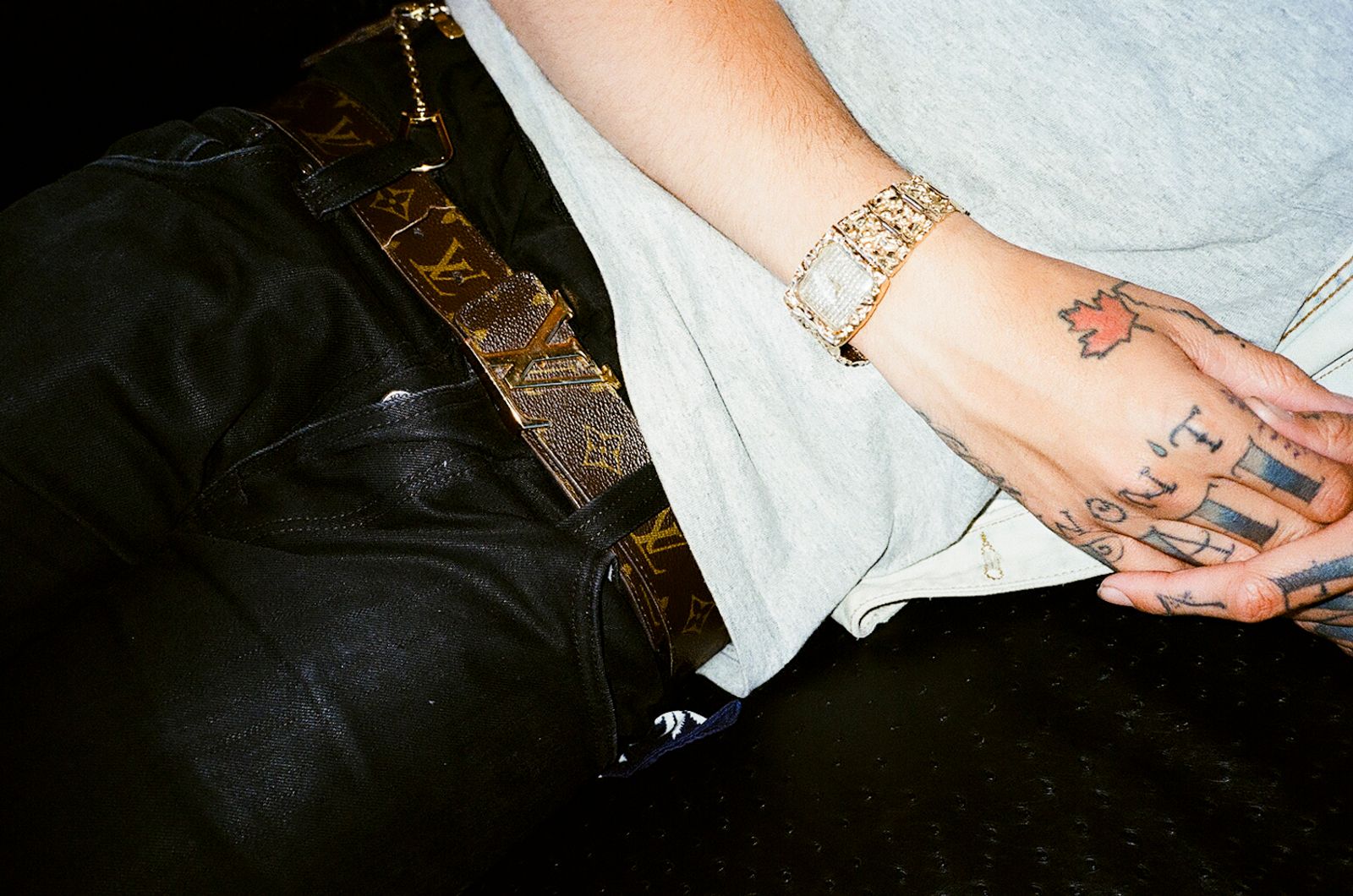 T Mills Fashion In The Bus