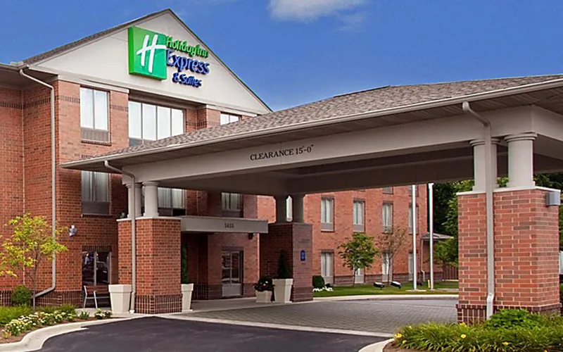 Holiday Inn Express & Suites Centerville