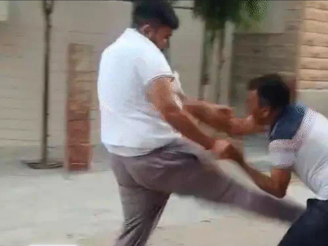 जोधपुर में कॉलेज स्टूडेंट ने प्रिंसिपल पर बरसाए मुक्के लात गला दबाने तक पहुंचा मामला