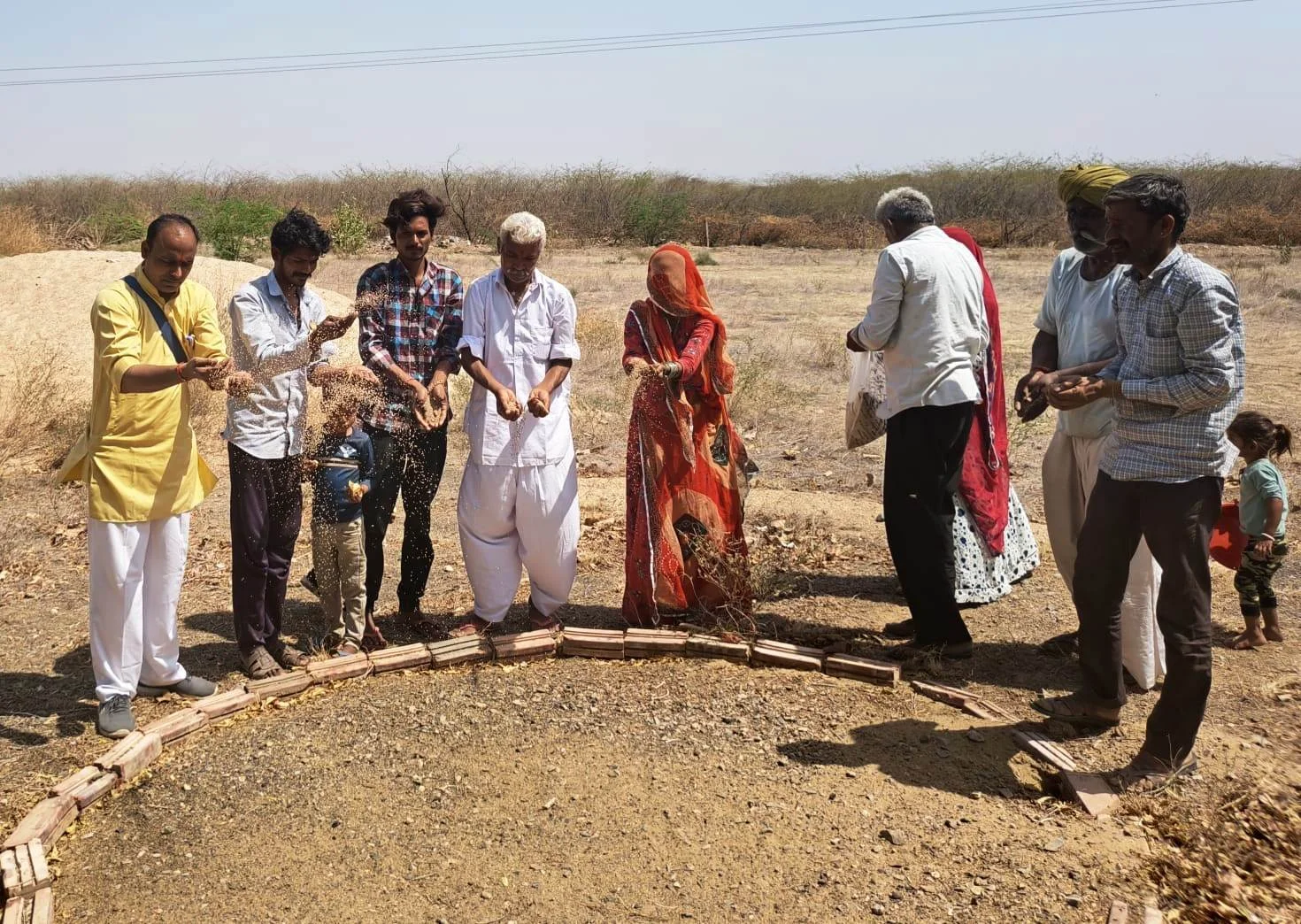 ओरण की पूजा कर वृक्षों को बांधे रक्षासूत्र, पौधारोपण कर लगाएं परिण्डे, ओरण-गोचर हमारी अनमोल धरोहर, संरक्षण बेहद जरूरी : बोहरा