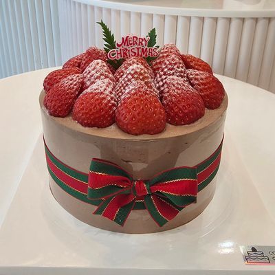 딸초생 케이크 이미지
