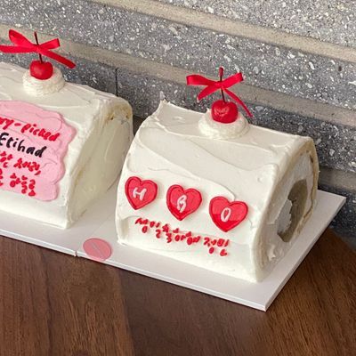 🍒체리리본 롤케이크 이미지