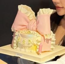 프릴 슈가 리본케이크 이미지