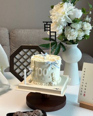 리본 케이크 이미지