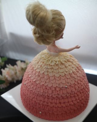 인형케이크 이미지
