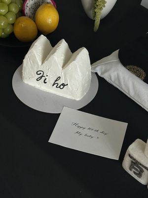 크라운 케이크 이미지