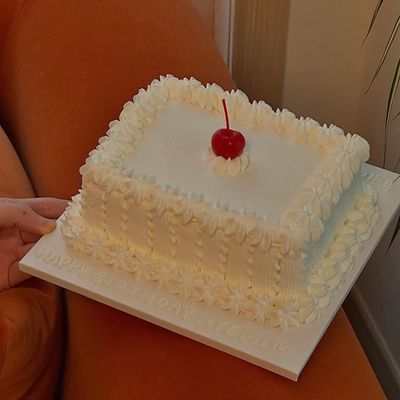 빈티지 포엠 케이크 vintage poem cake 이미지