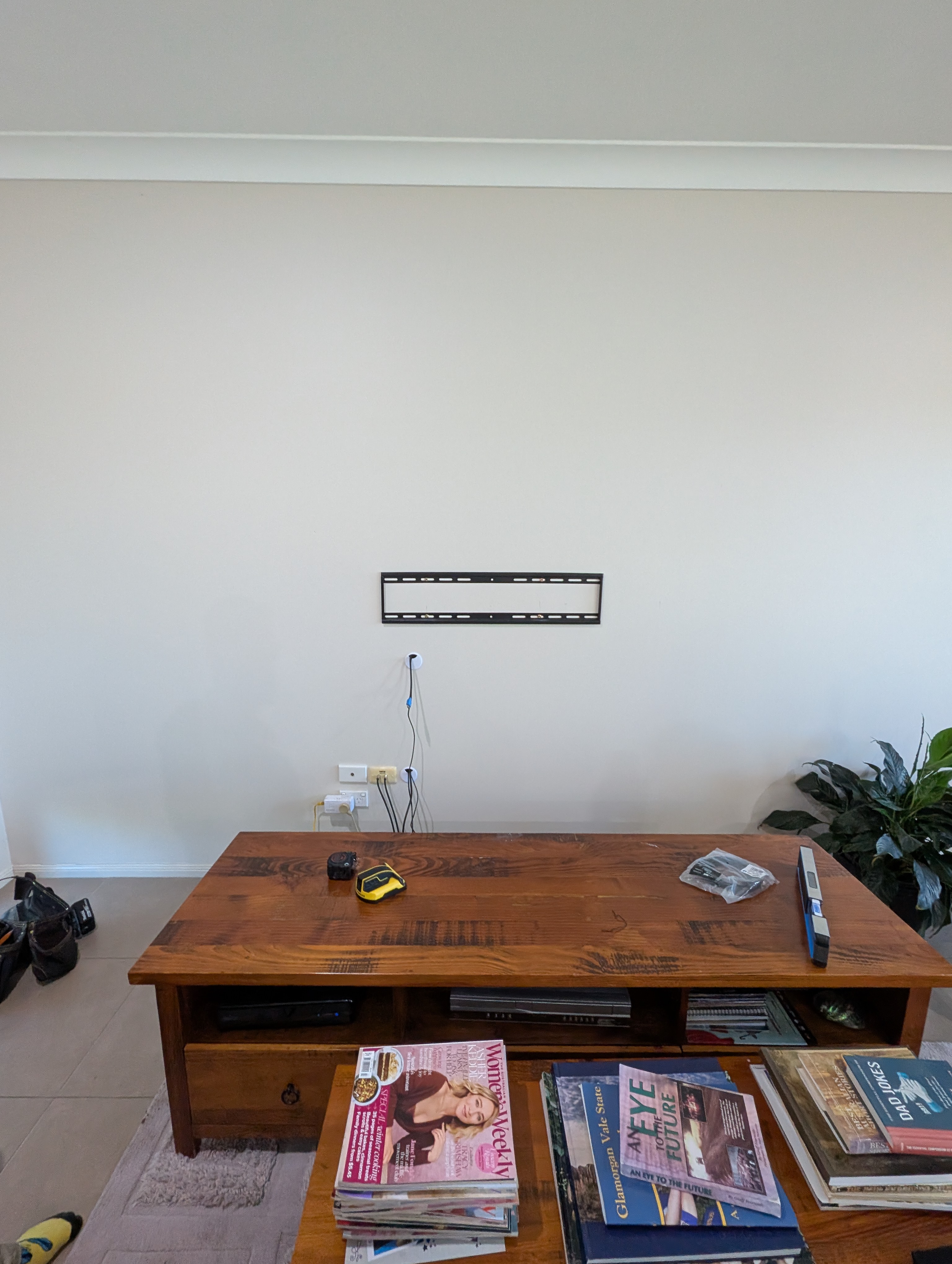 From Cable Chaos to Cinematic Perfection: 65-Inch Hisense TV Mount in Logan Reserve — Dead Level TV Installation, Logan Reserve