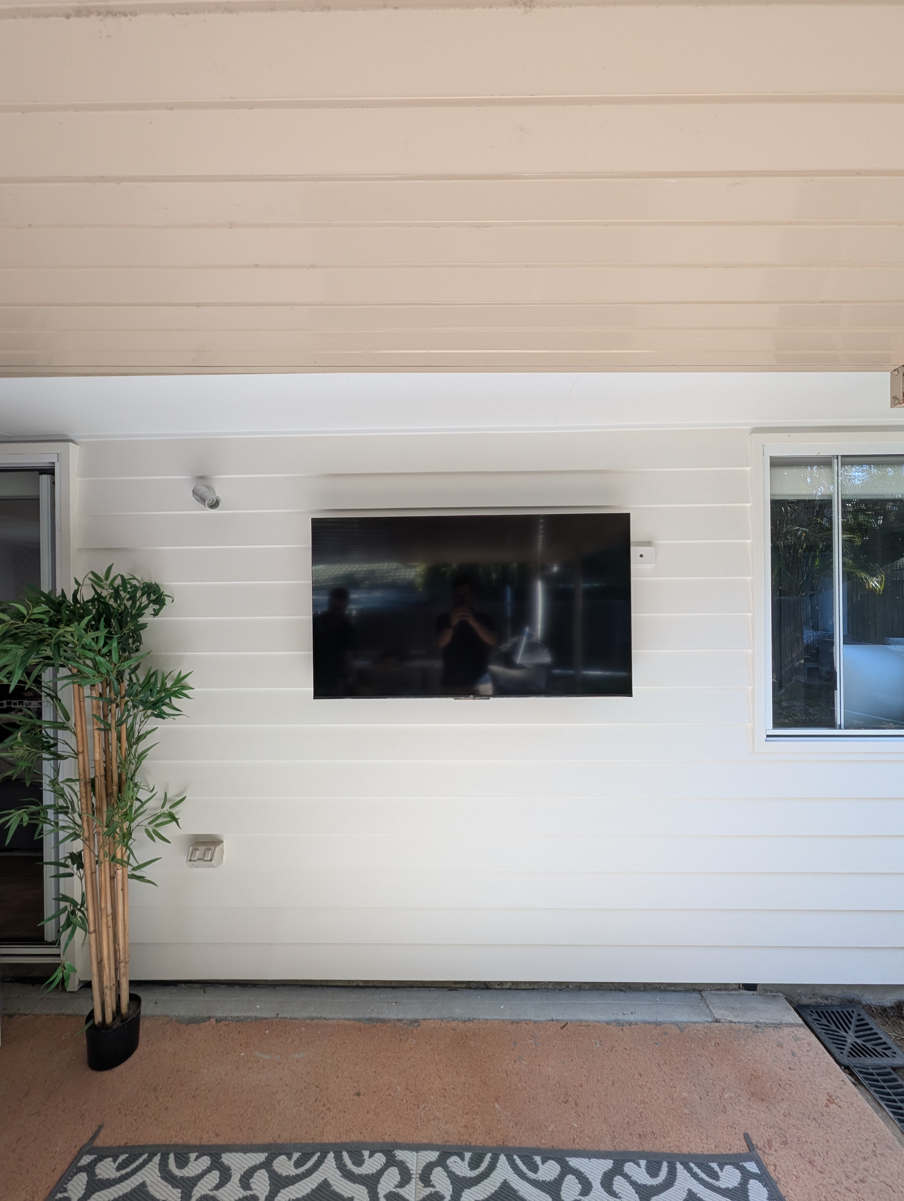 Seamless Outdoor TV Mounting in Maclean: Get Ready for Alfresco Entertainment — Dead Level TV Installation, Maclean