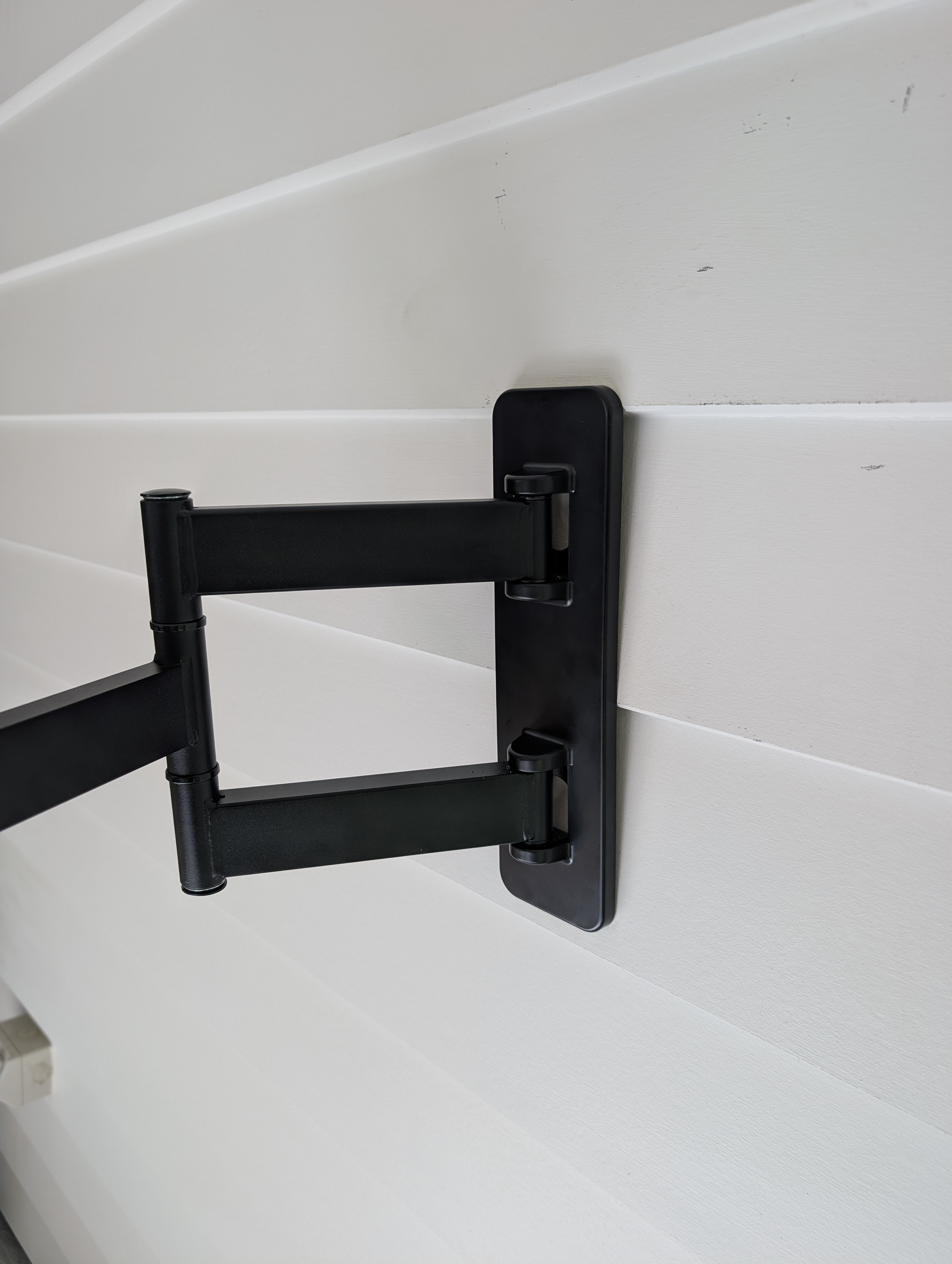 Seamless Outdoor TV Mounting in Maclean: Get Ready for Alfresco Entertainment — Dead Level TV Installation, Maclean