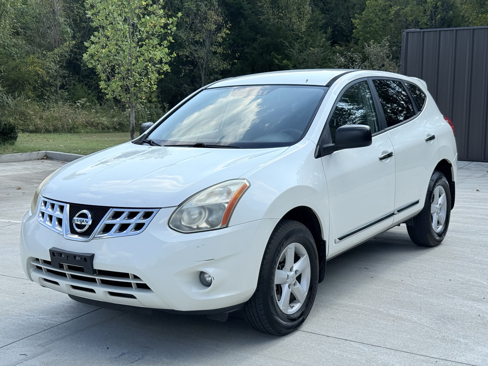 Dealer-provided photo of Nissan Rogue