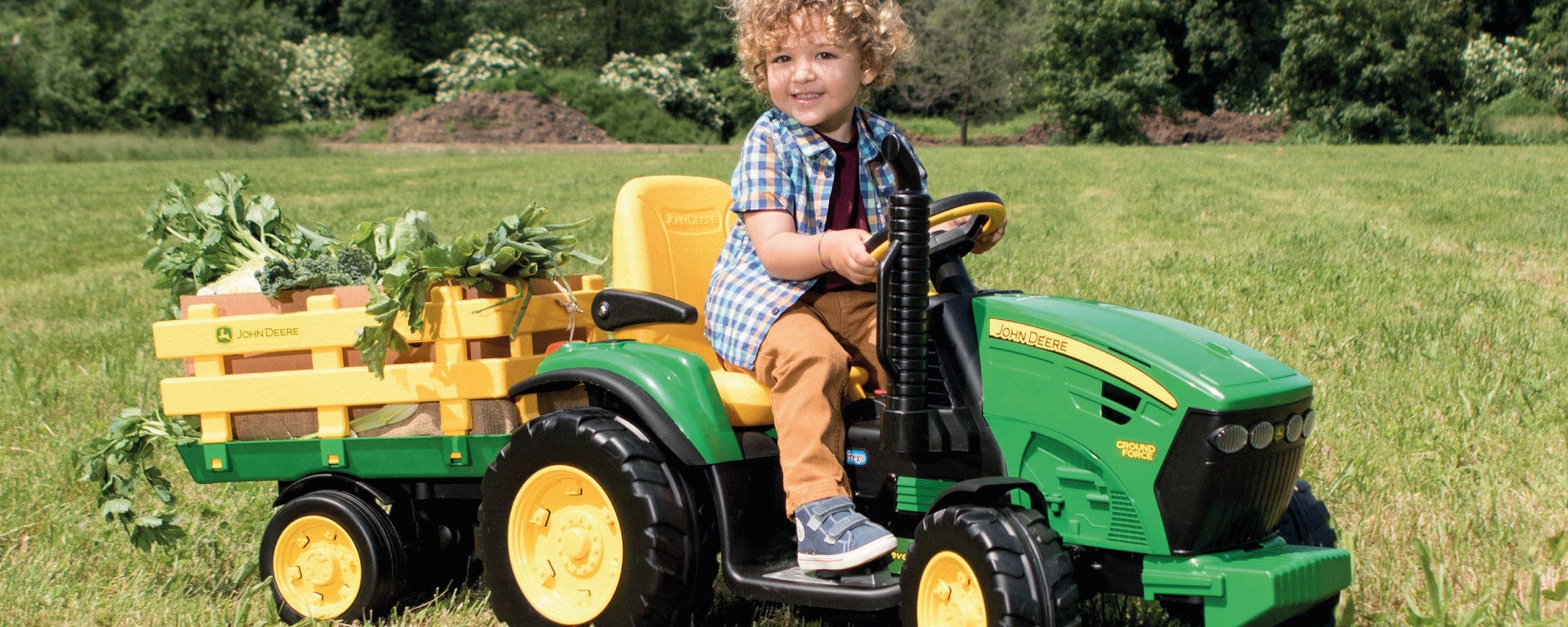 03463 Peg Perego John Deere Power Loader Ride-On T, stock photo — view 1
