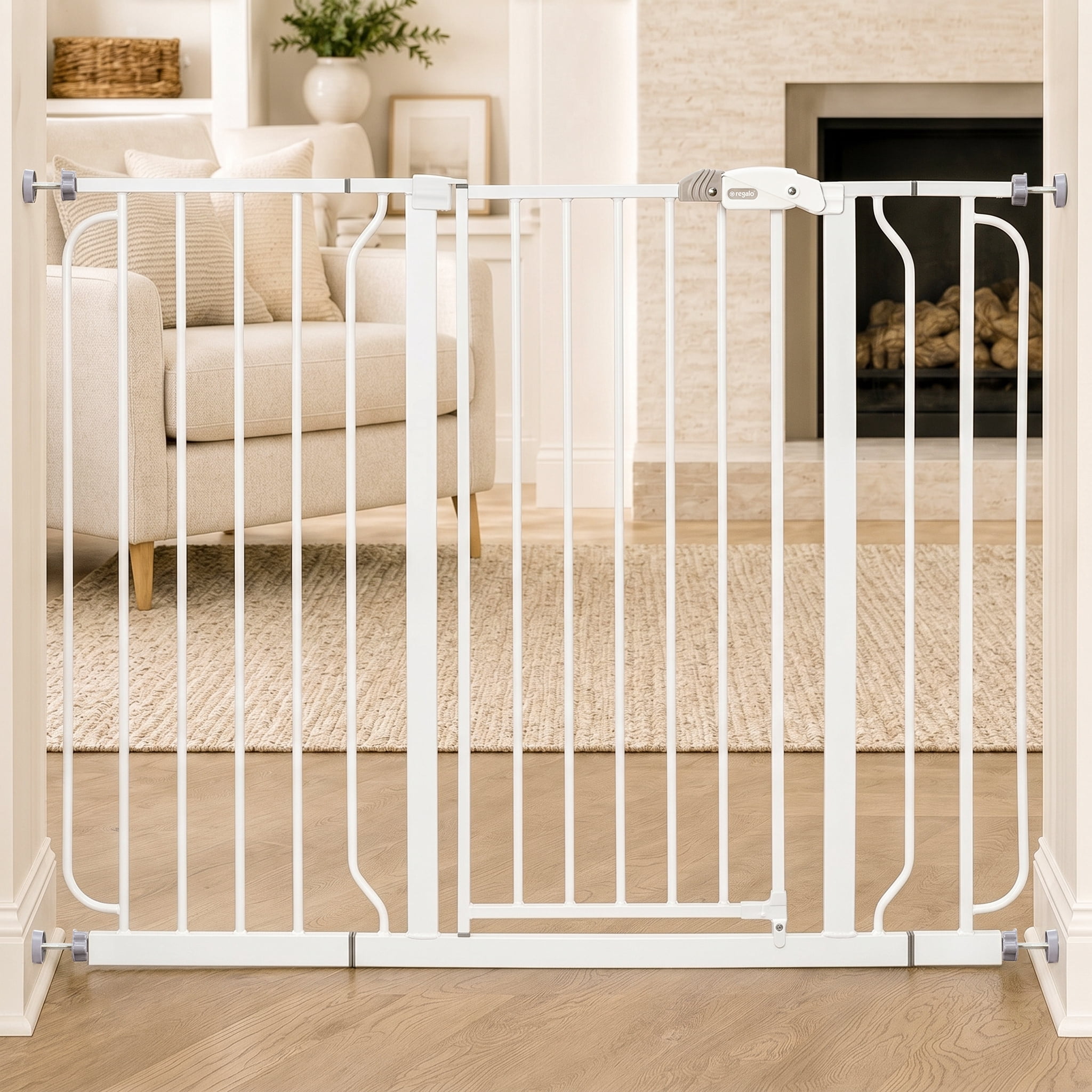 03438 Regalo Widespan Extra Tall Safety Gate Model, stock photo — view 1