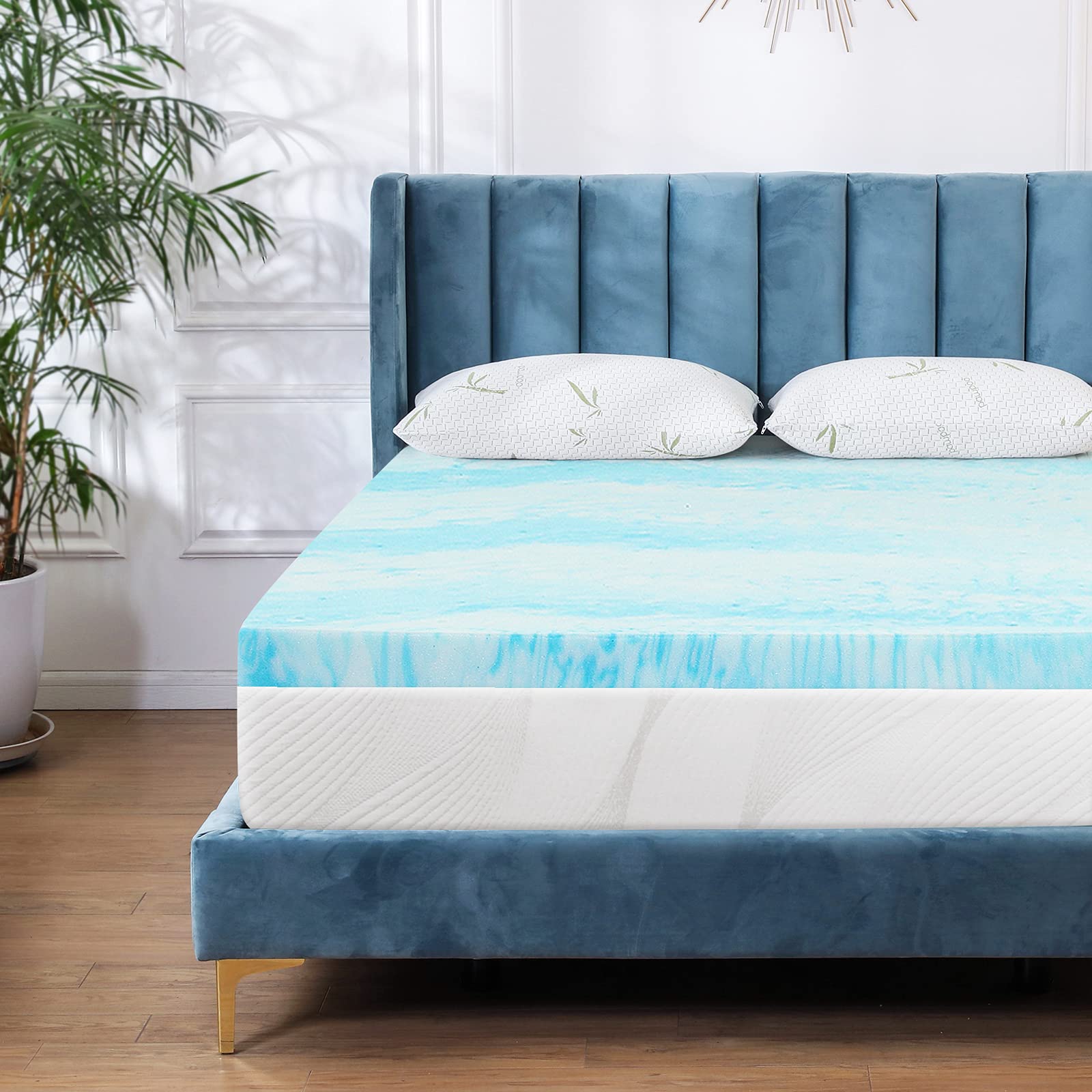 02907 2-Inch Memory Foam Mattress Topper Full Size, stock photo — view 1