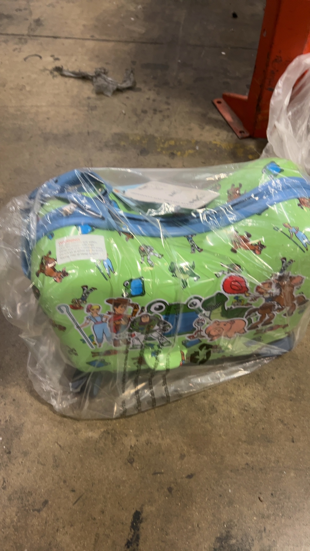 Bioworld Toy Story Kids Ride-On Luggage Case Green Storage Bag detail photo 6