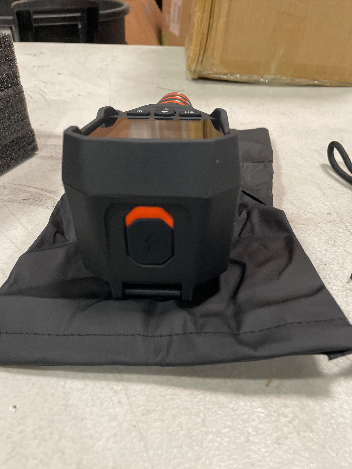 VEVOR Handheld Thermal Imager Model YXI256 Diagnostic Tool detail photo 9