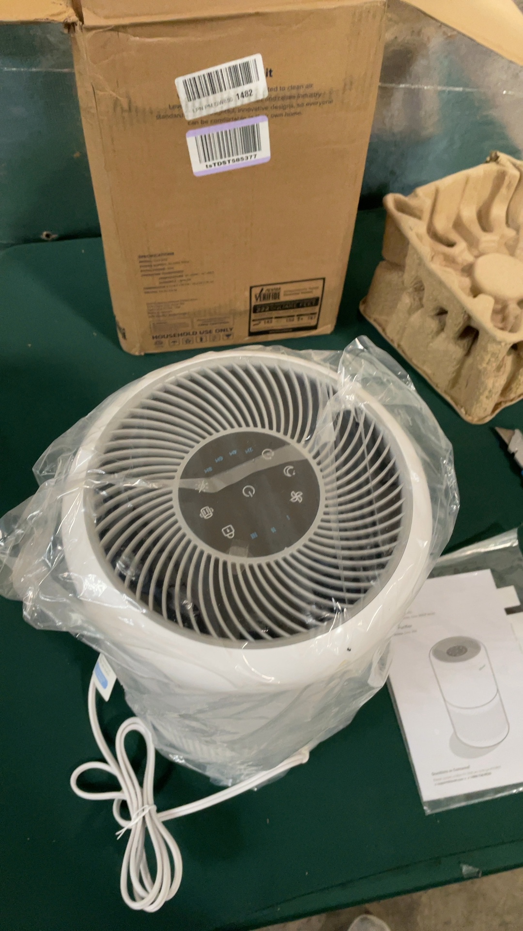 Levoit Core 300-P Air Purifier White Appliance detail photo 6