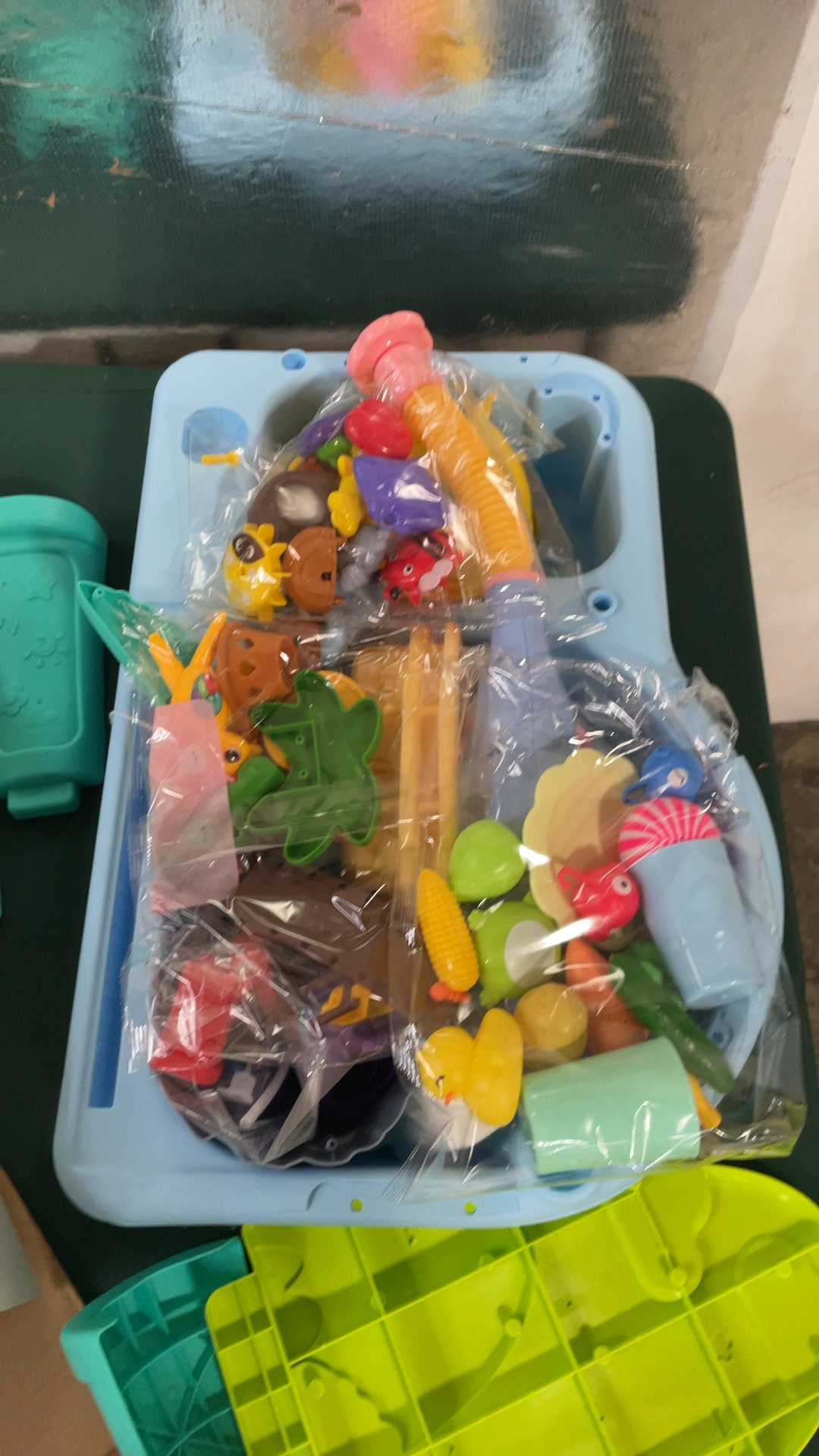 Dergo Big Water Table Basin Animal Water Park Toy 56 Pieces detail photo 5