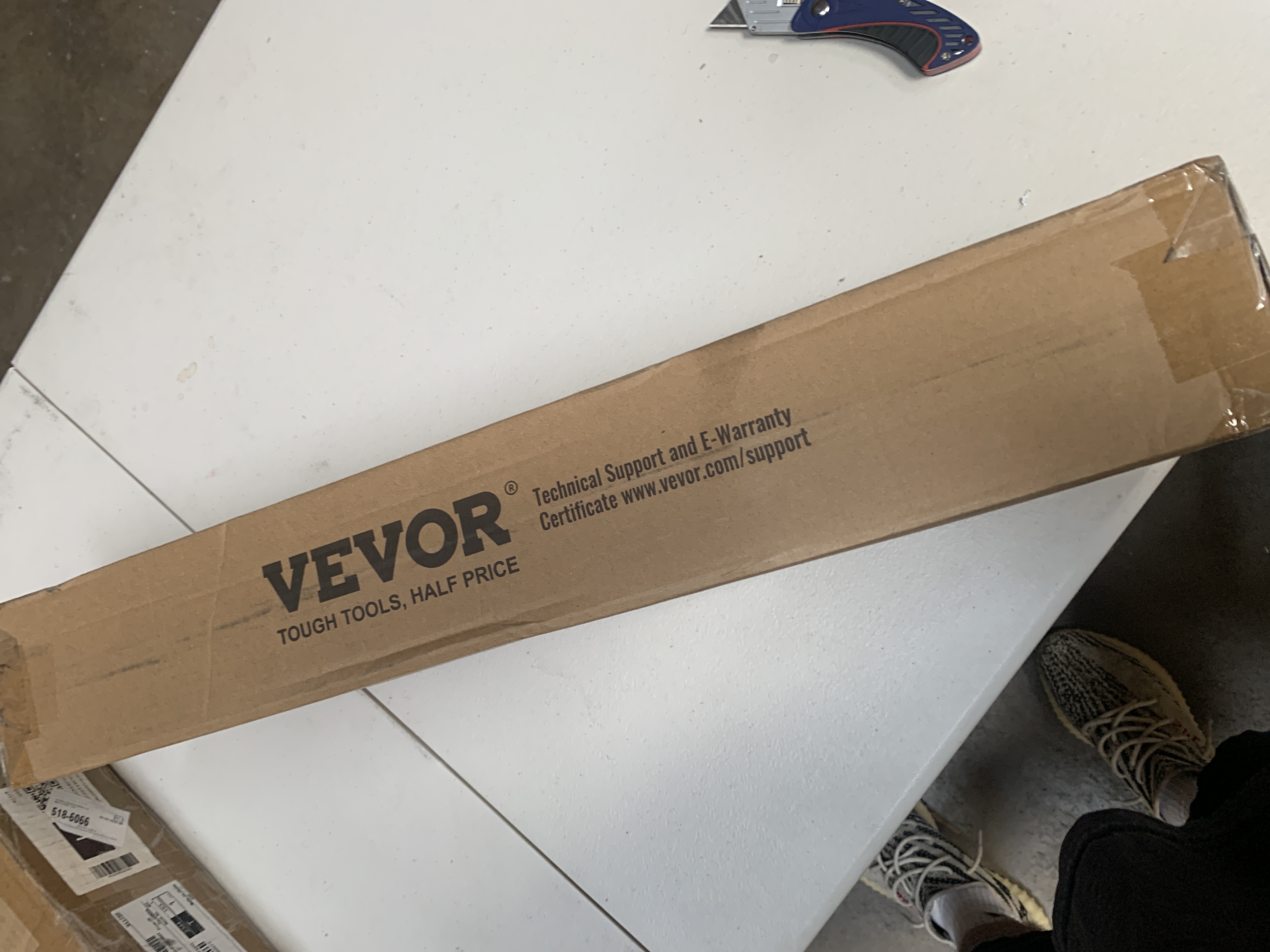 VEVOR 28" Universal Soft Roof Rack Pads with Tie Down Straps, 88LBS Capacity — image 1