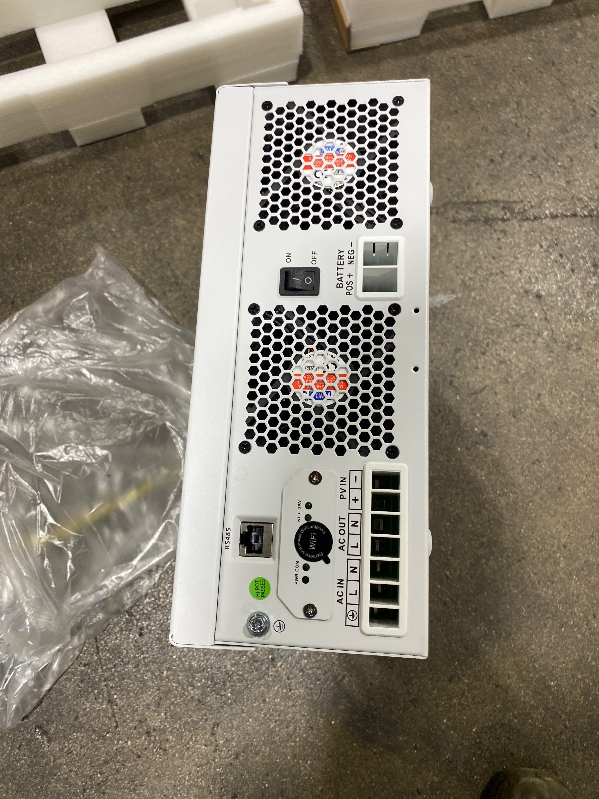 VEVOR 6000W Hybrid Solar Inverter 48V to 220V AC EM6200-48L detail photo 5