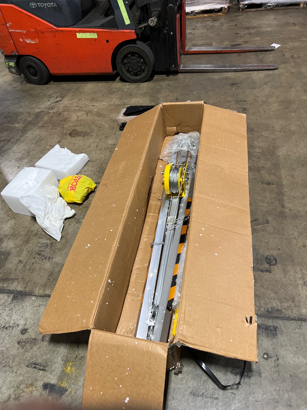 VEVOR Confined Space Rescue Tripod Davit Arm System Open Box As-Is, Arlington TX liquidation listing — view 1