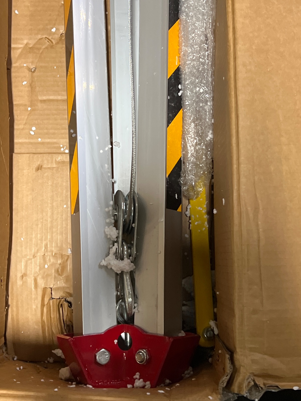VEVOR Confined Space Rescue Tripod Davit Arm System Open Box As-Is detail photo 2