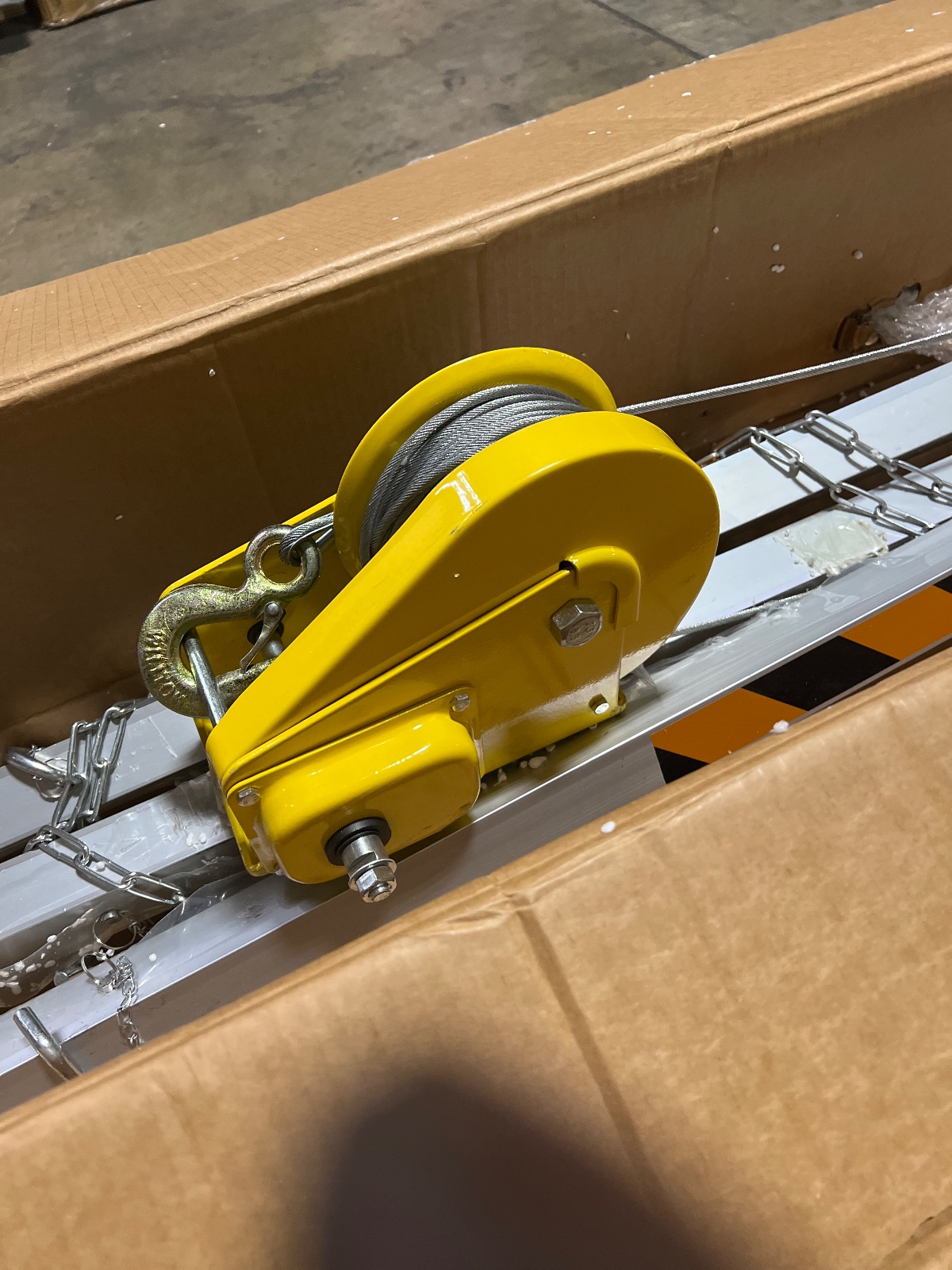 VEVOR Confined Space Rescue Tripod Davit Arm System Open Box As-Is detail photo 7