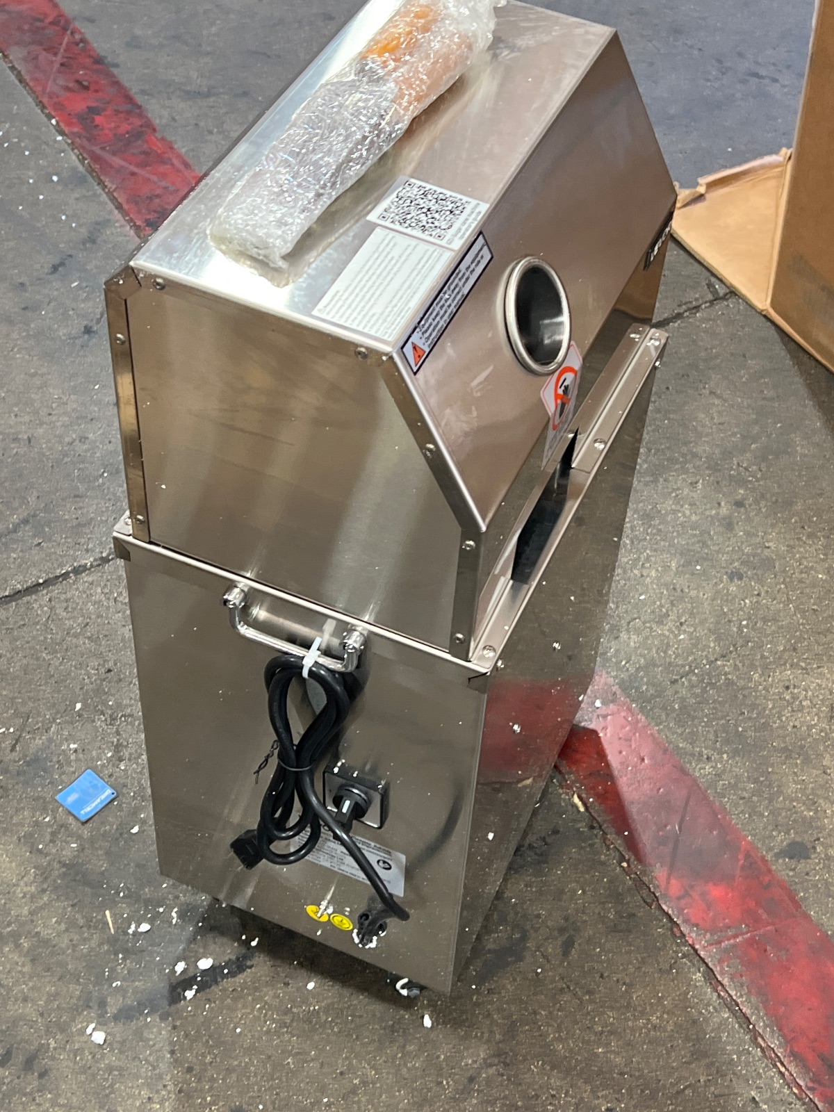 VEVOR Sugarcane Juicer Machine Model YF-L90 800W Electric Commercial Juice Extractor detail photo 7